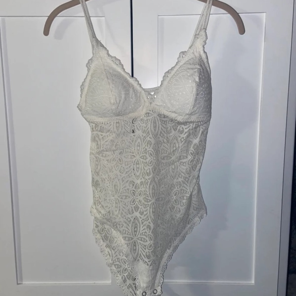 Hollister lacey strappy bodysuit